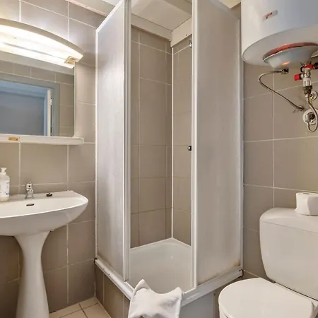 In - Student Semi-duplex With Budget Flats بيت ضيافة