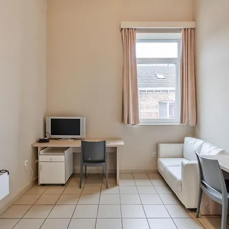 Student Semi-duplex With Budget Flats Appartement *
