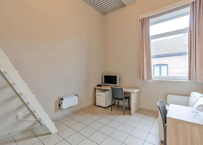 Student Semi-duplex With Budget Flats Loviano